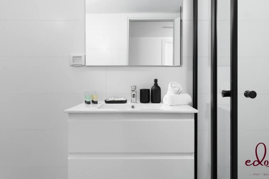 Apartment דירה משפחתית מודרנית ליד הים - By Edom *